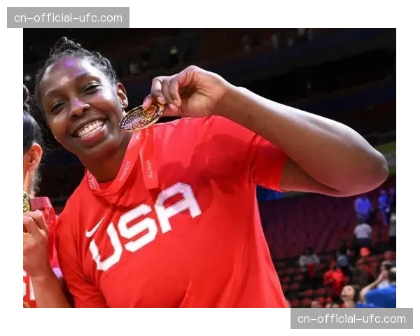 “妈妈球员”切尔西·格雷分享平衡家庭与职业的挑战 “妈妈球员”切尔西·格雷分享平衡家庭与职业的挑战